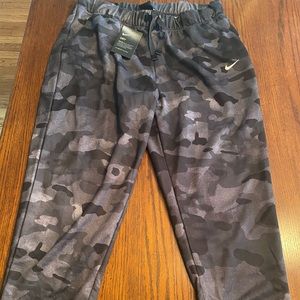 Nike Rebel Day Jogger (new with tags)